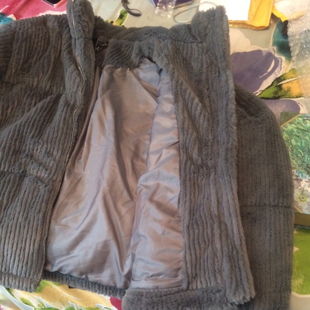 New with tag ribbed faux fur buffer - Picture 8 of 16